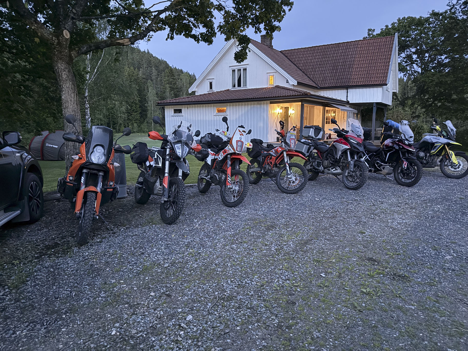 Pinsetur på grus til Aremark